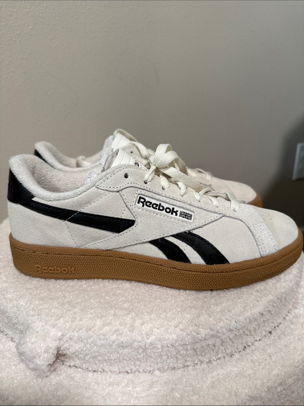 NIB Reebok Club C Grounds Chalk/Black Unisex 7 (women’s 8)